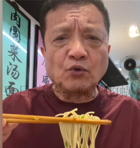 娱乐吃瓜酱上海老爷爷,揭秘都市老人的欢乐生活